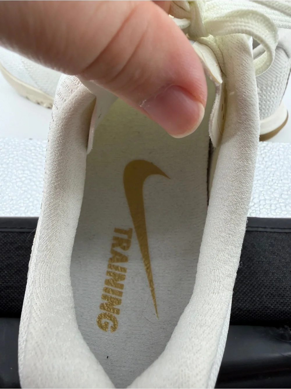 Nike Women’s Gymcore Athleisure Sporty Cream/Gold Athletic Training Shoes Sz8